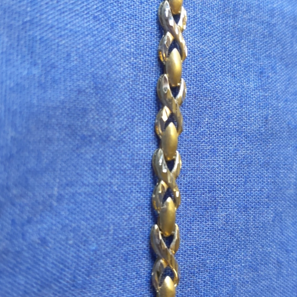 10 carat gold "X's & O's" bracelet